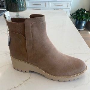 Dolce Vita Huey H2O Mushroom boots 100% waterproof